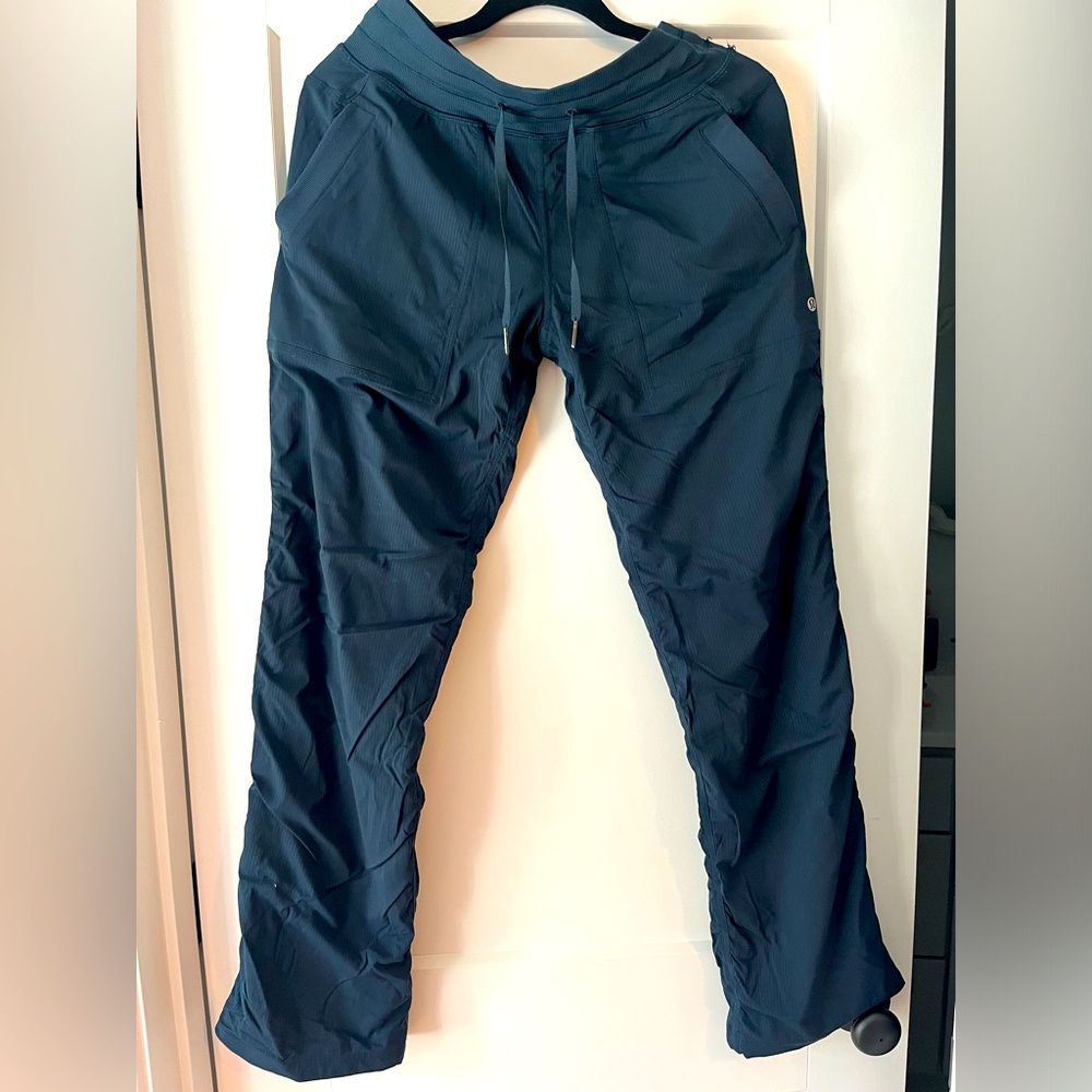 Lululemon size 6 lines studio dance pants. Navy blue. Great condition.
